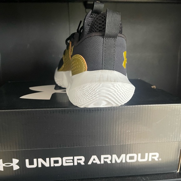 Under Armour UA Flow Futr X3 - Picture 2 of 6
